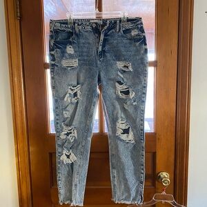 Kancan NWOT Size 31/15 Distressed Mom/ Boyfriend Blue Jeans